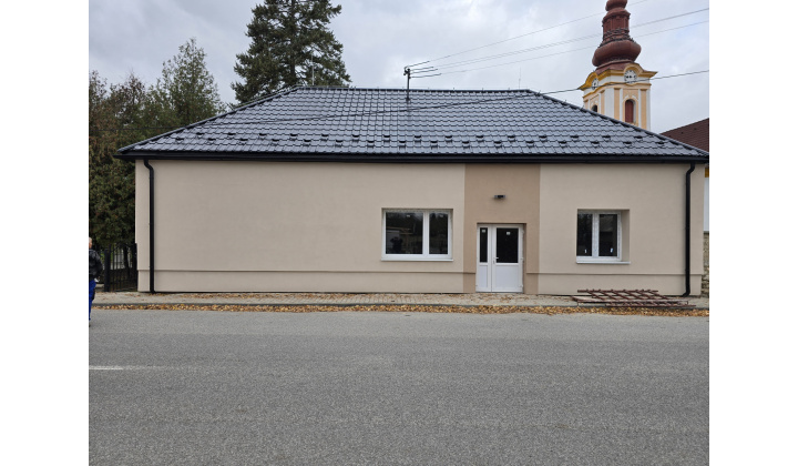 Fotka pre článok Obnova obecnej budovy v Gemerskej Panici: Projekt podporený Ministerstvom dopravy SR
